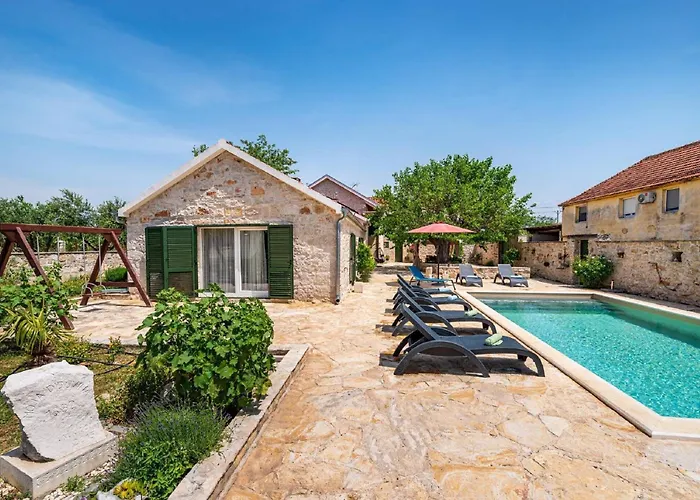 My Dalmatia - Authentic Zvonko With Private Swimming Pool Podlug