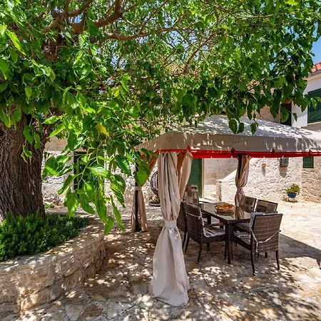 Dom wakacyjny My Dalmatia - Authentic Zvonko With Private Swimming Pool *