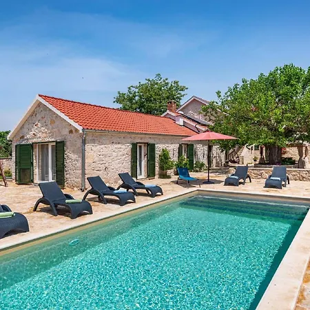 My Dalmatia - Authentic Zvonko With Private Swimming Pool Casa de Férias