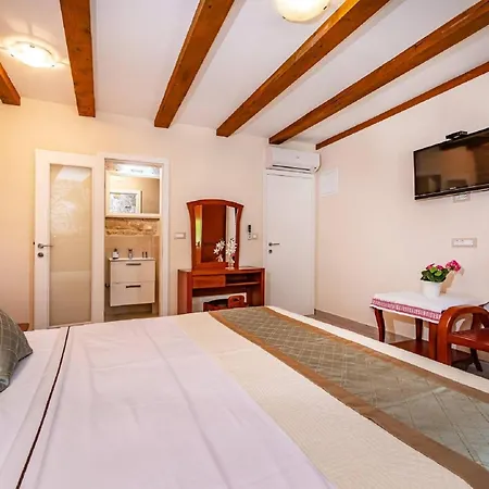 My Dalmatia - Authentic Zvonko With Private Swimming Pool *