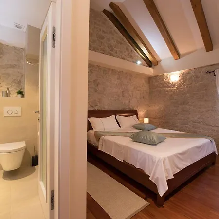 My Dalmatia - Authentic Zvonko With Private Swimming Pool Podlug