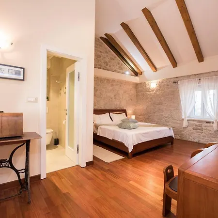 Dom wakacyjny My Dalmatia - Authentic Zvonko With Private Swimming Pool