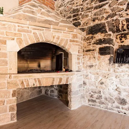 Villa My Dalmatia - Authentic Zvonko With Private Swimming Pool Podlug