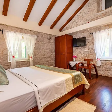 My Dalmatia - Authentic Zvonko With Private Swimming Pool Podlug