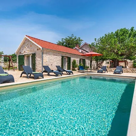 Casa de Férias My Dalmatia - Authentic Zvonko With Private Swimming Pool *