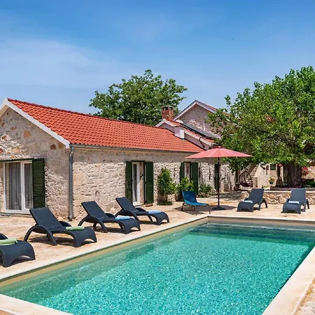 Villa My Dalmatia - Authentic Zvonko With Private Swimming Pool Podlug