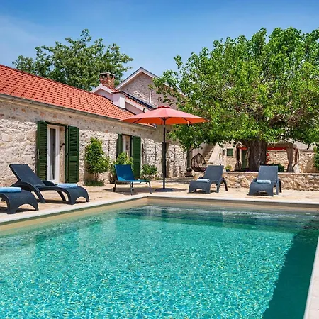 Dom wakacyjny My Dalmatia - Authentic Zvonko With Private Swimming Pool Podlug