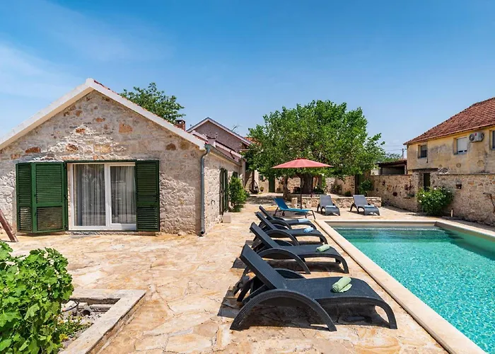 My Dalmatia - Authentic Zvonko With Private Swimming Pool 펜션