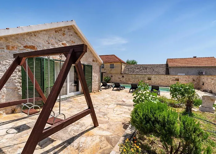 My Dalmatia - Authentic Zvonko With Private Swimming Pool Casa de Férias *