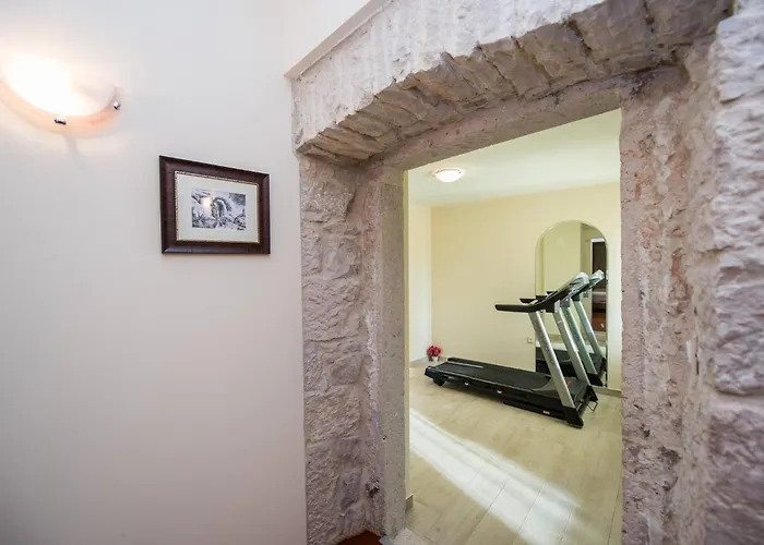 My Dalmatia - Authentic Zvonko With Private Swimming Pool Casa de Férias *