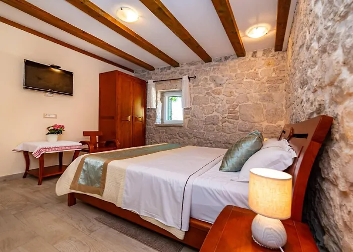 My Dalmatia - Authentic Zvonko With Private Swimming Pool 펜션 Podlug