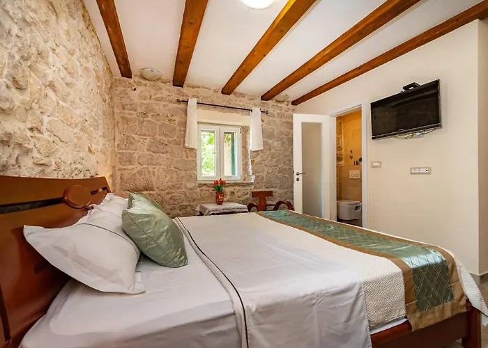 My Dalmatia - Authentic Zvonko With Private Swimming Pool Casa de Férias Podlug