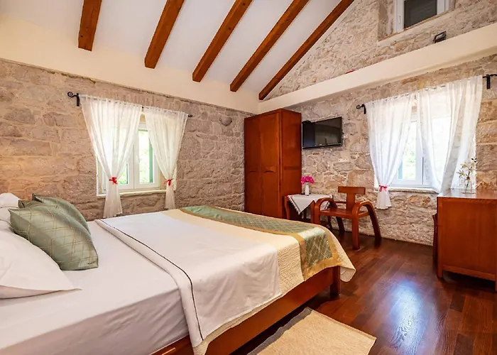 My Dalmatia - Authentic Zvonko With Private Swimming Pool Podlug