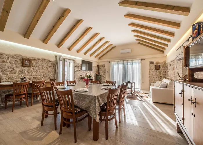 My Dalmatia - Authentic Zvonko With Private Swimming Pool Casa de Férias *