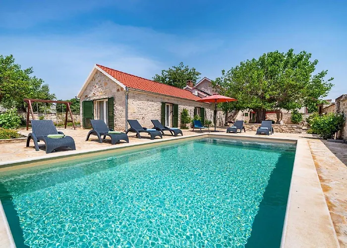 Casa de Férias My Dalmatia - Authentic Zvonko With Private Swimming Pool *