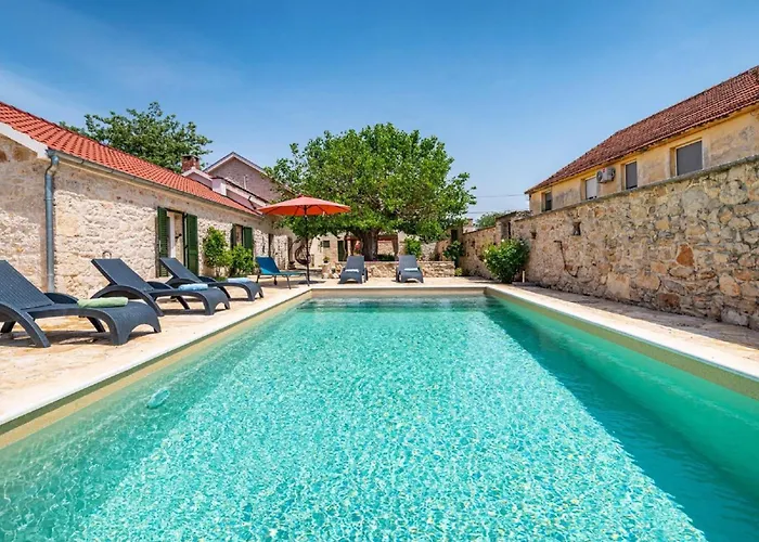 My Dalmatia - Authentic Zvonko With Private Swimming Pool Casa de Férias