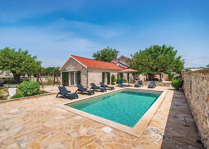 Casa de Férias My Dalmatia - Authentic Zvonko With Private Swimming Pool