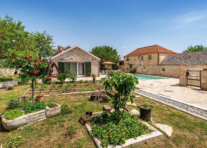 My Dalmatia - Authentic Zvonko With Private Swimming Pool * Podlug