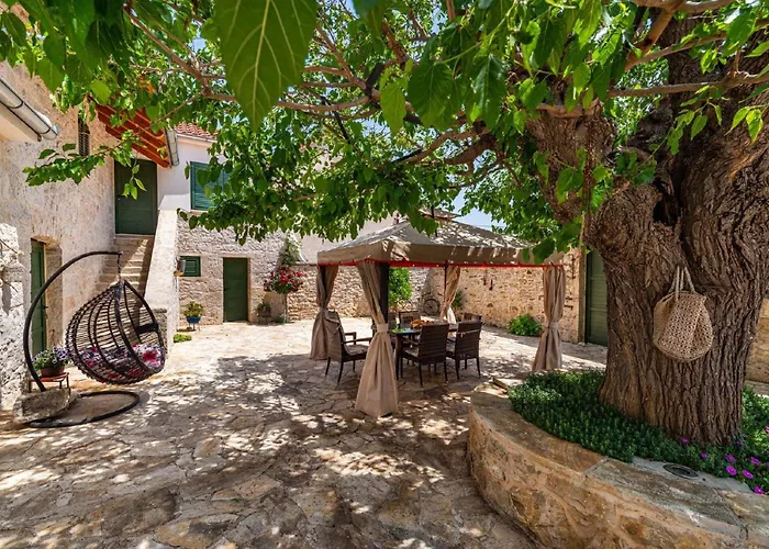 My Dalmatia - Authentic Zvonko With Private Swimming Pool